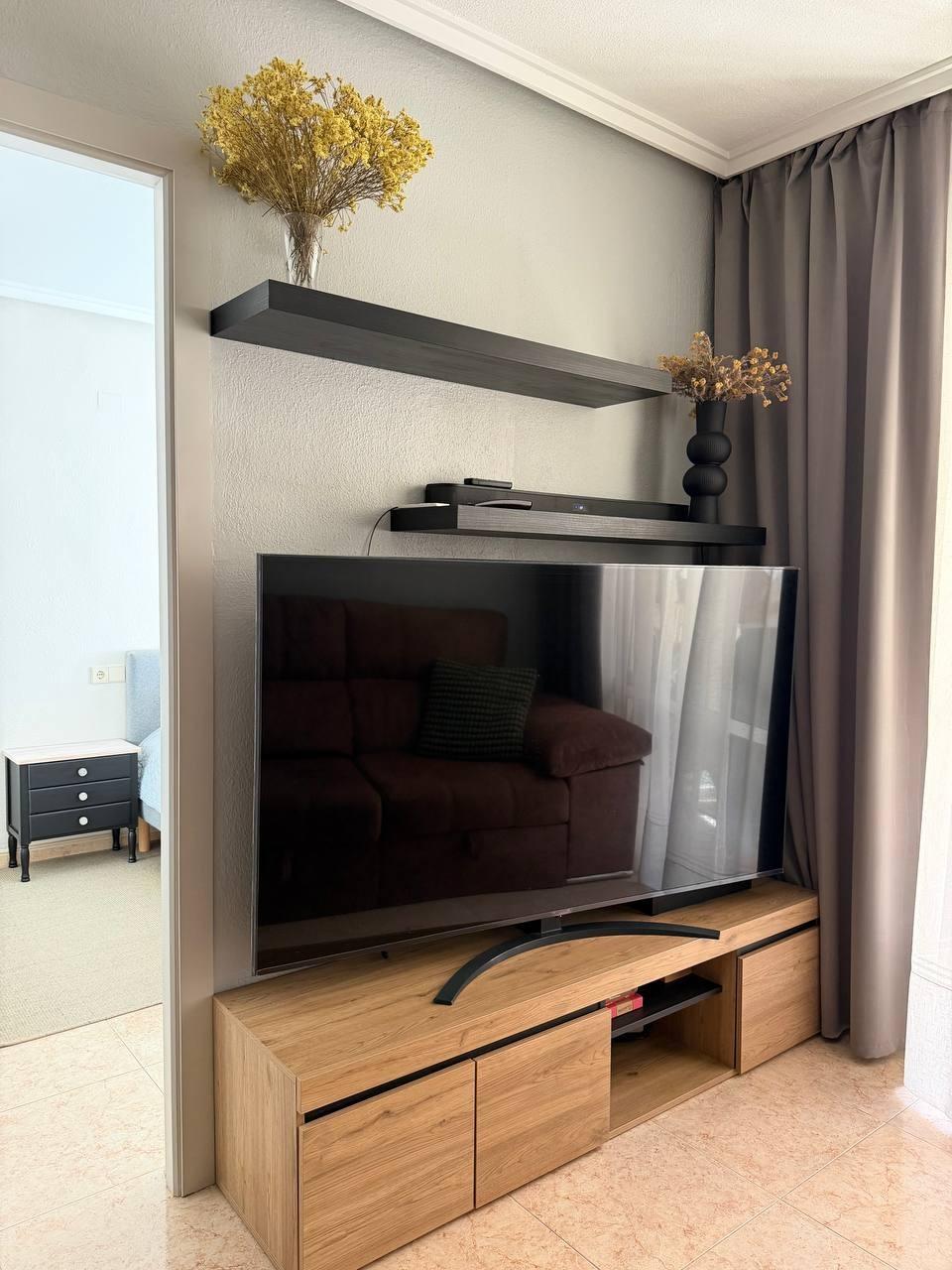 For sale - 2 Bedroom 1 Bathroom Apartment in Torrevieja - Centro  - Alicante