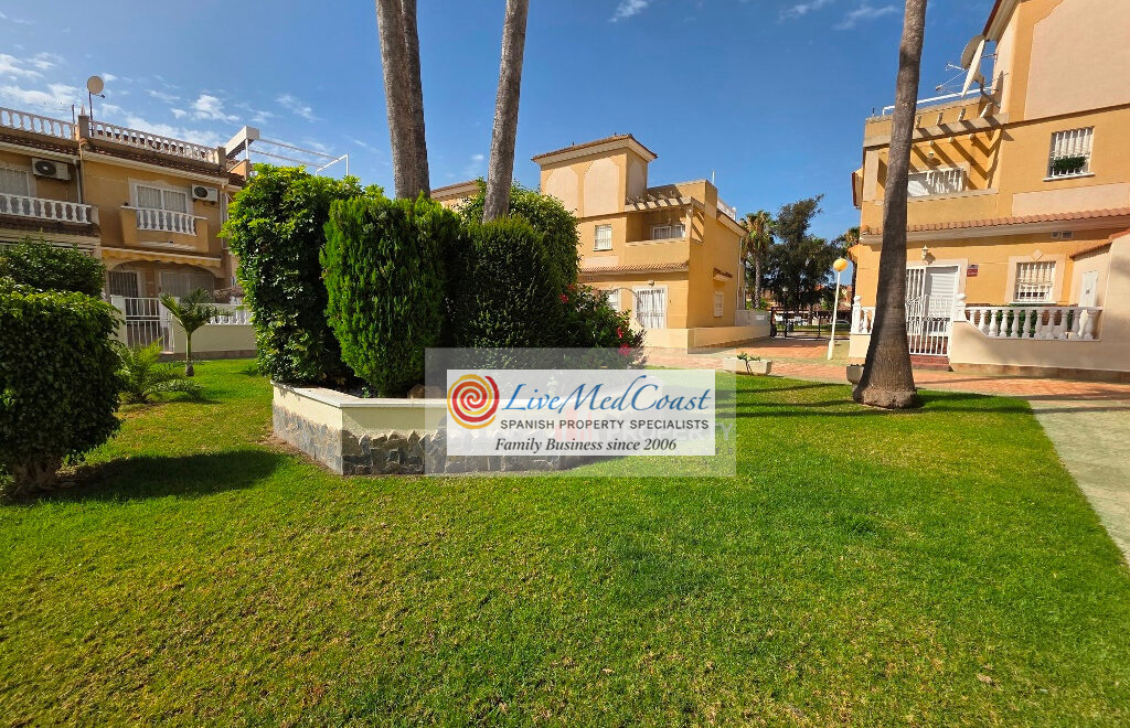 For sale - 3 Bedroom 2 Bathroom Townhouse in Los Alcazares - Playa II - Murcia