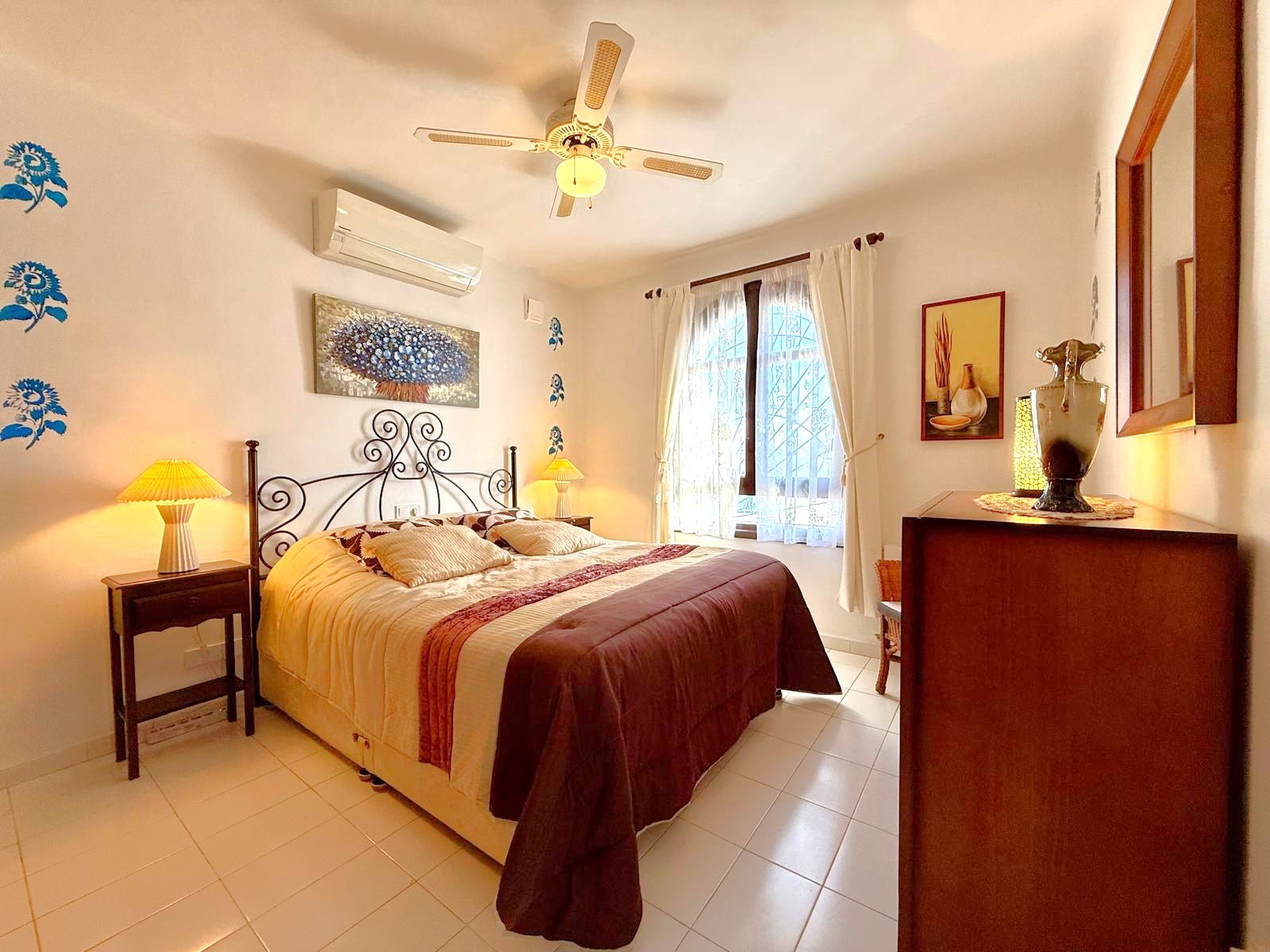 For sale - 3 Bedroom 3 Bathroom Villa in Villamartín - Villamartin  - Alicante