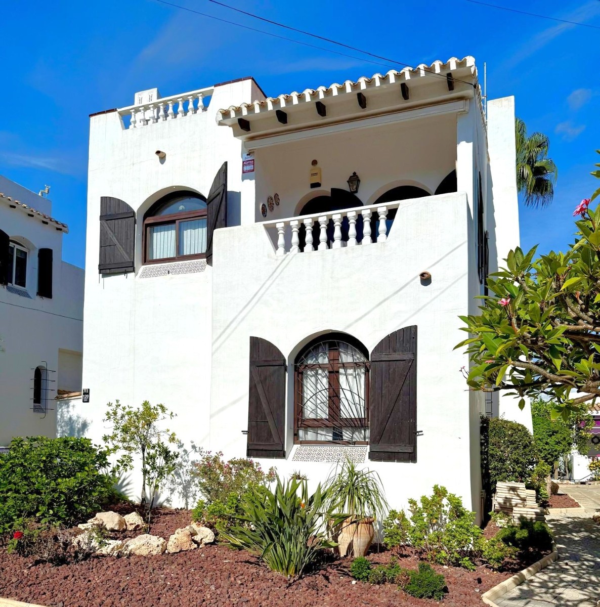 For sale - 3 Bedroom 3 Bathroom Villa in Villamartín - Villamartin  - Alicante