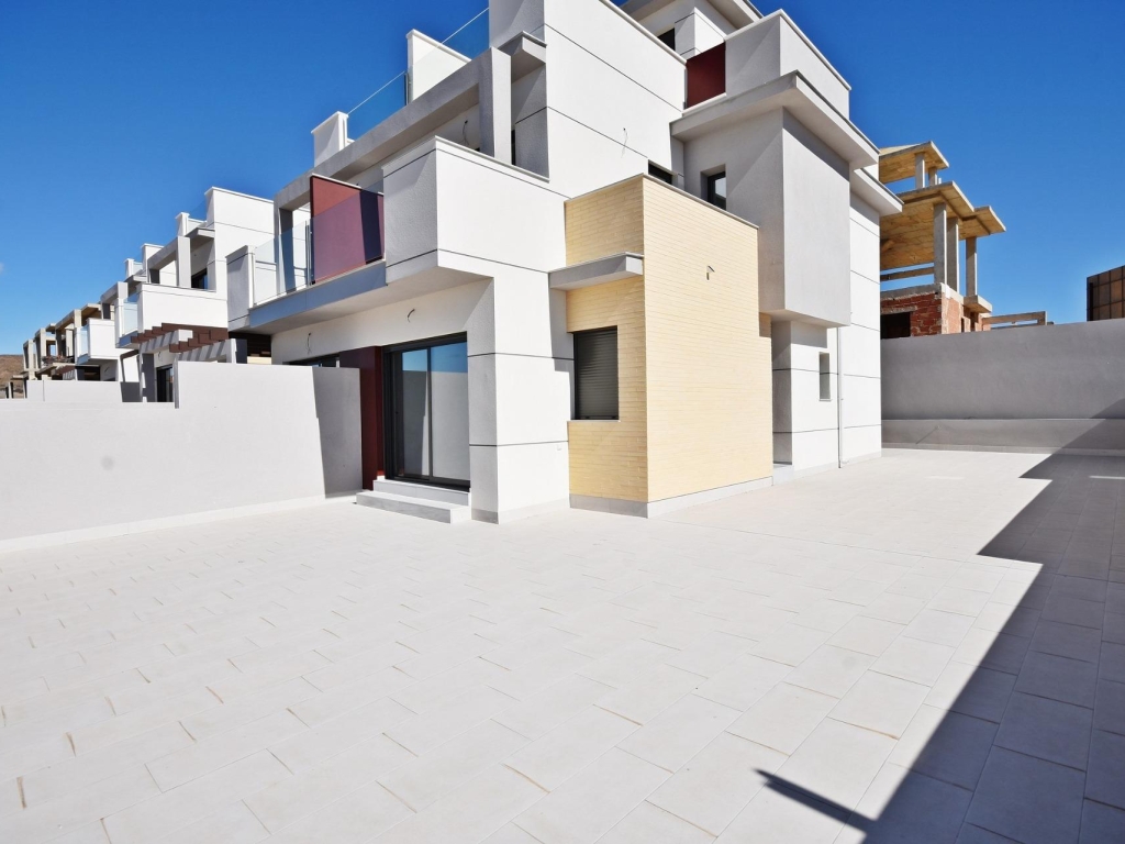 3 Bedroom 3 Bathroom Villa in Puerto de Mazarron