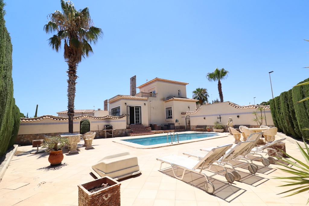 For sale - 3 Bedroom 2 Bathroom Villa in Las Ramblas Golf - Las Ramblas  - Alicante