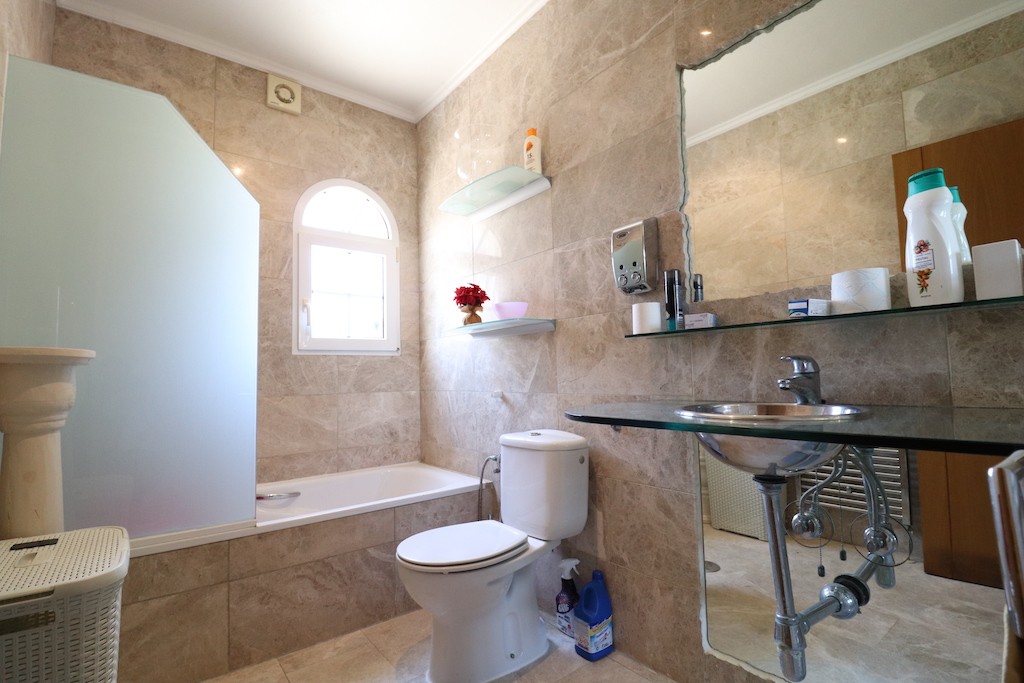 For sale - 3 Bedroom 2 Bathroom Villa in Las Ramblas Golf - Las Ramblas  - Alicante