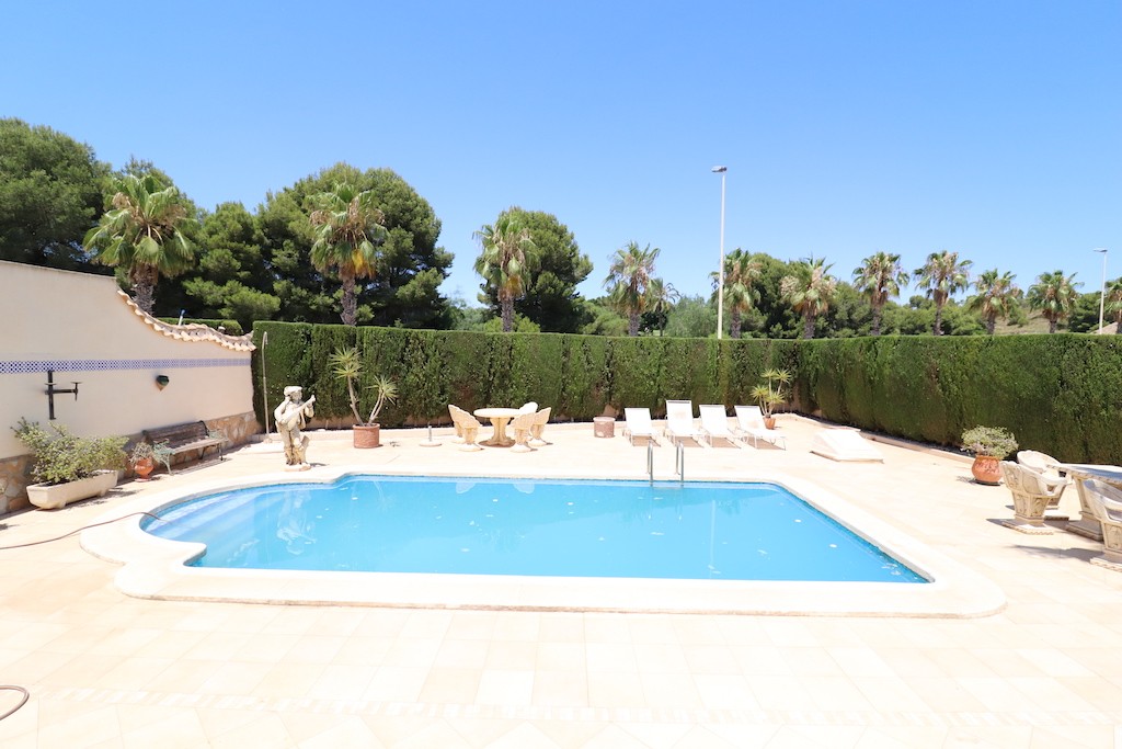 For sale - 3 Bedroom 2 Bathroom Villa in Las Ramblas Golf - Las Ramblas  - Alicante