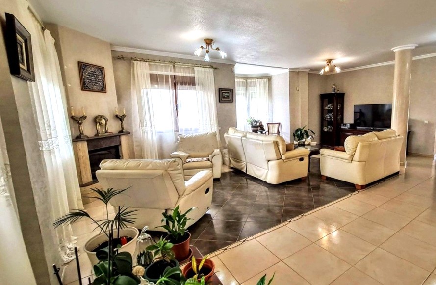 For sale - 5 Bedroom 4 Bathroom Villa in Ciudad Quesada - Ciudad Quesada  - Alicante