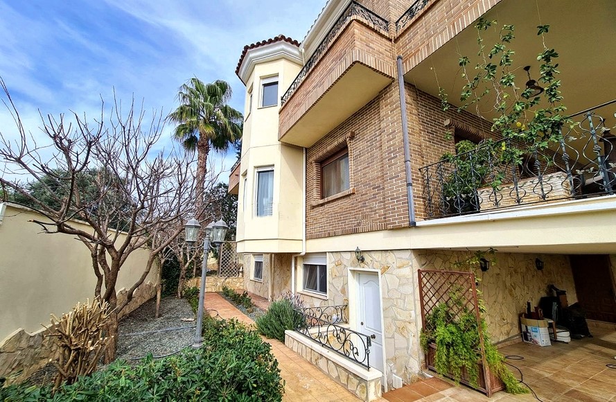 For sale - 5 Bedroom 4 Bathroom Villa in Ciudad Quesada - Ciudad Quesada  - Alicante