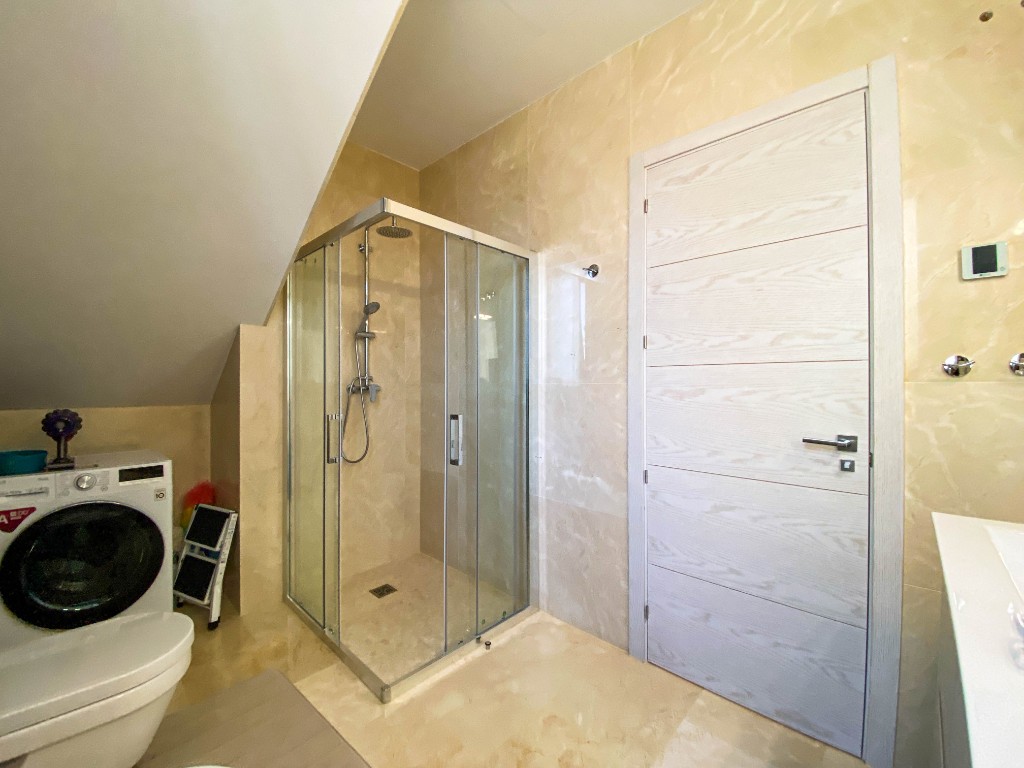 For sale - 4 Bedroom 3 Bathroom Villa in La Zenia - La Zenia  - Alicante