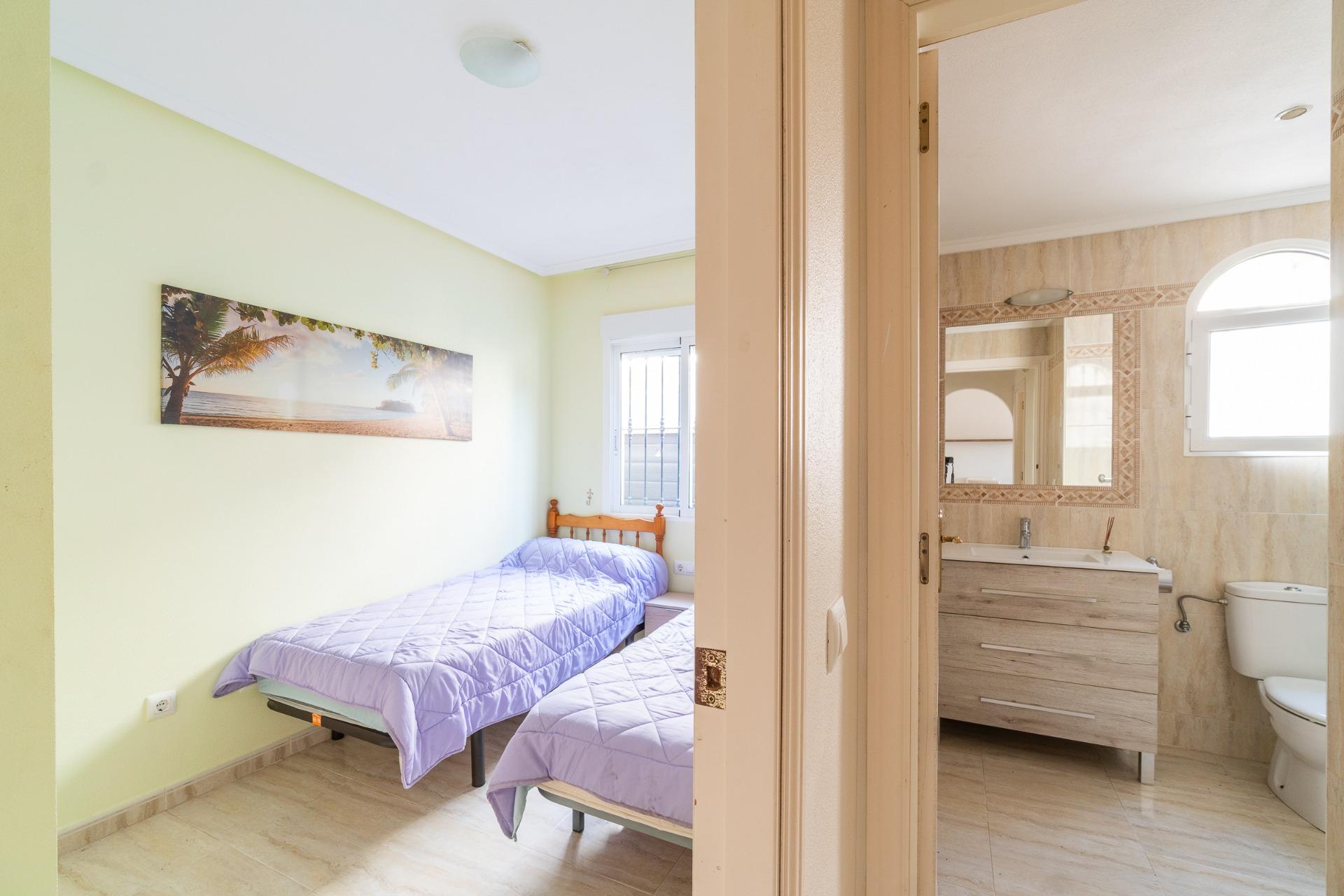 For sale - 2 Bedroom 2 Bathroom Ground floor apartment in Villamartin - Los Dolses  - Alicante