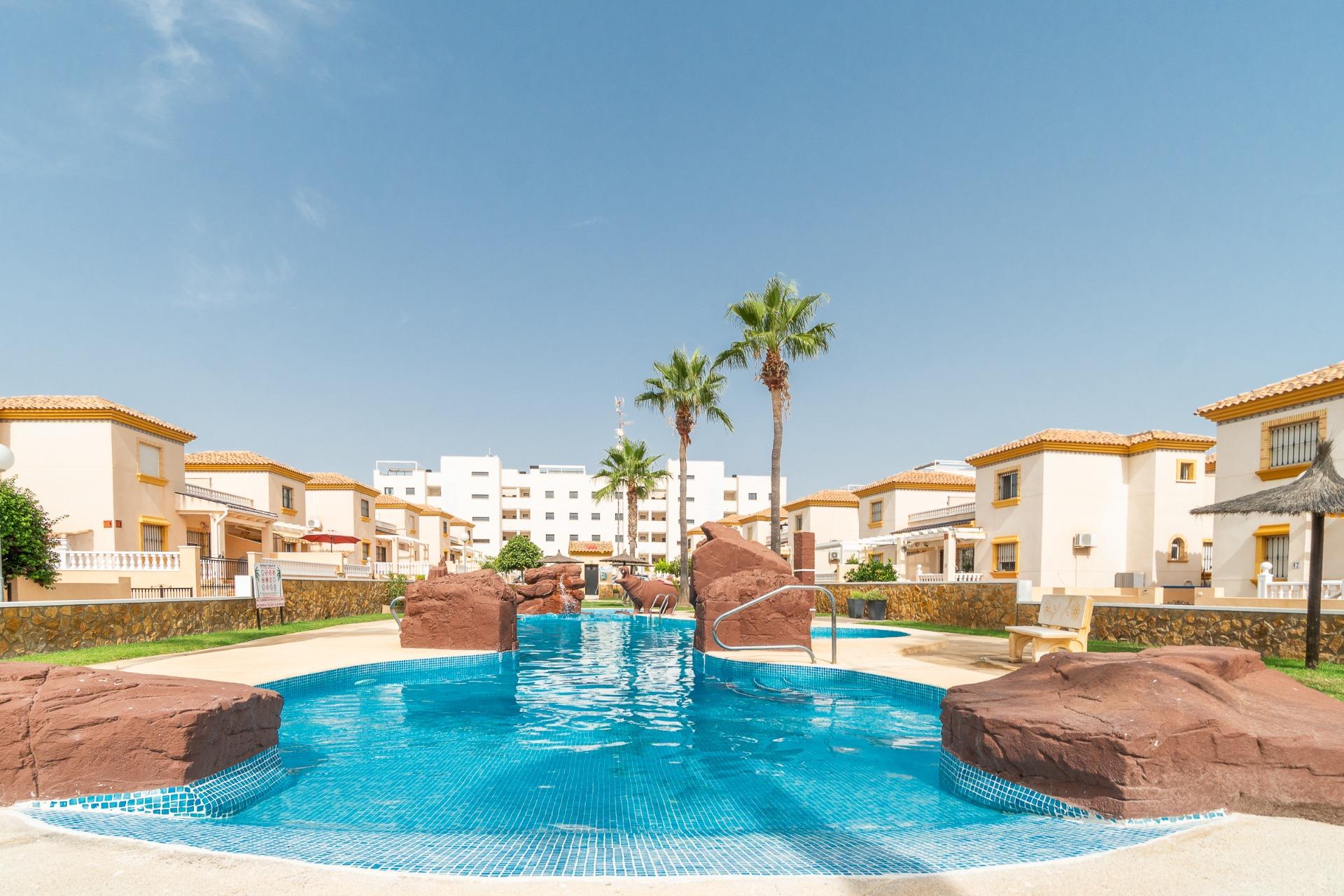 For sale - 2 Bedroom 2 Bathroom Ground floor apartment in Villamartin - Los Dolses  - Alicante