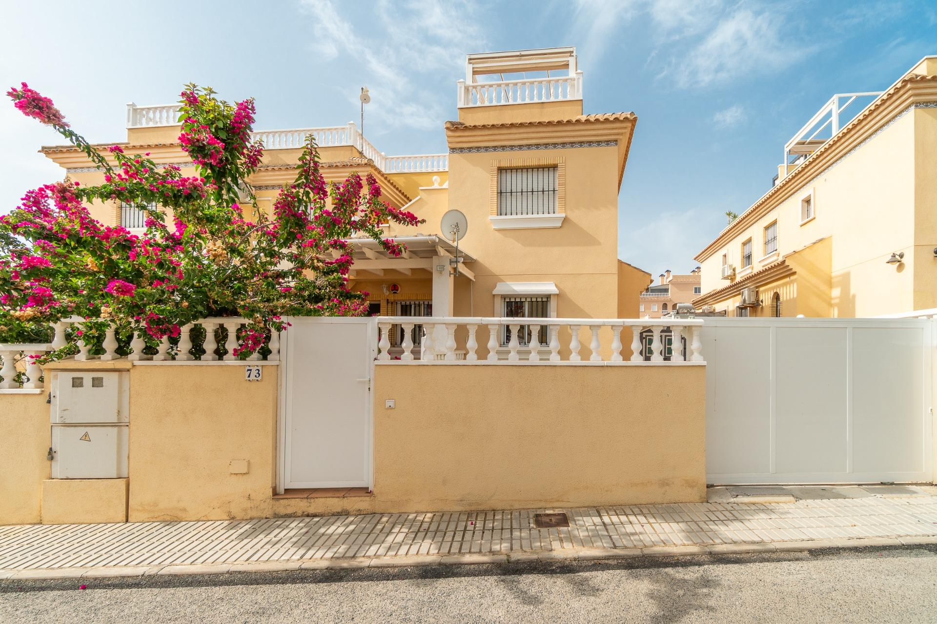For sale - 2 Bedroom 2 Bathroom Ground floor apartment in Villamartin - Los Dolses  - Alicante