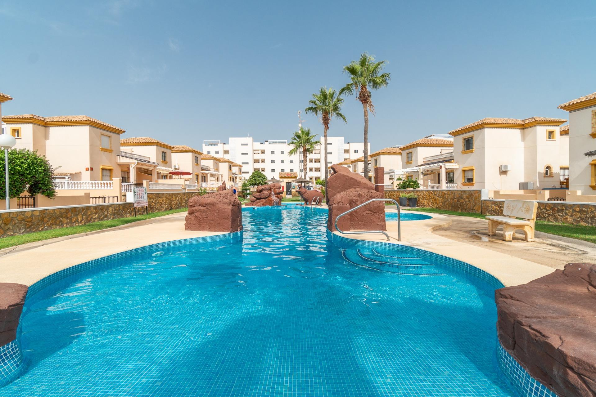 For sale - 2 Bedroom 2 Bathroom Ground floor apartment in Villamartin - Los Dolses  - Alicante