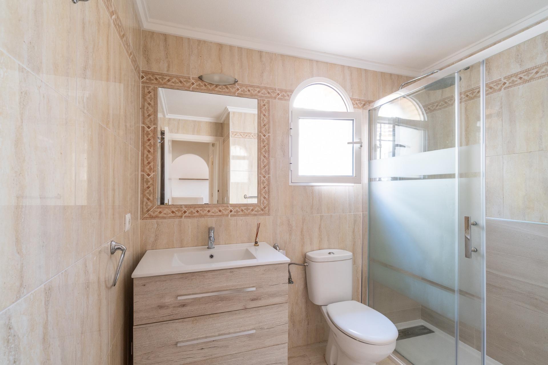 For sale - 2 Bedroom 2 Bathroom Ground floor apartment in Villamartin - Los Dolses  - Alicante