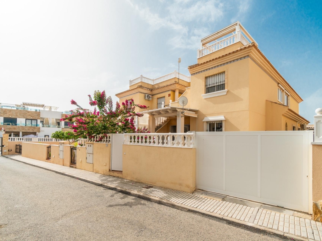 2 Bedroom 2 Bathroom Ground floor apartment in Villamartin