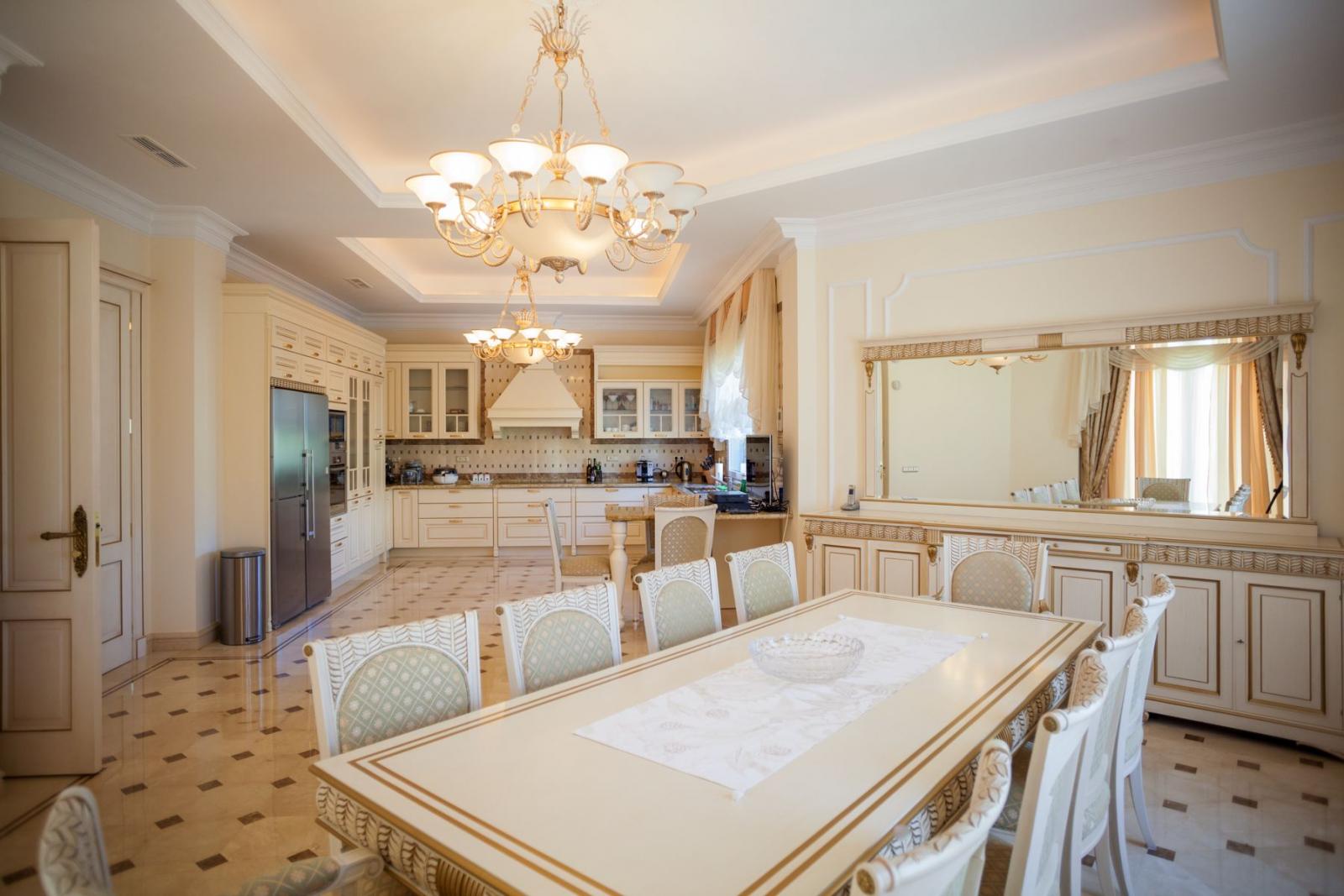 For sale - 6 Bedroom 6 Bathroom Villa in Cabo Roig - Cabo Roig  - Alicante
