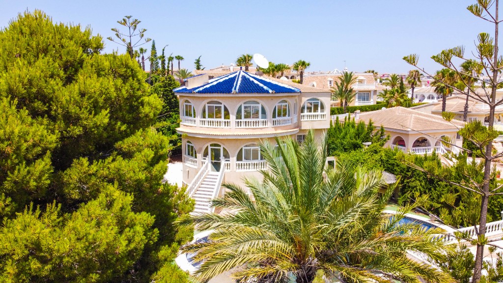 For sale - 5 Bedroom 3 Bathroom Villa in Ciudad Quesada - Ciudad Quesada  - Alicante