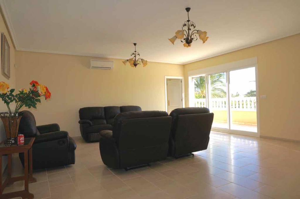 For sale - 7 Bedroom 4 Bathroom Villa in Cabo Roig - Cabo Roig  - Alicante