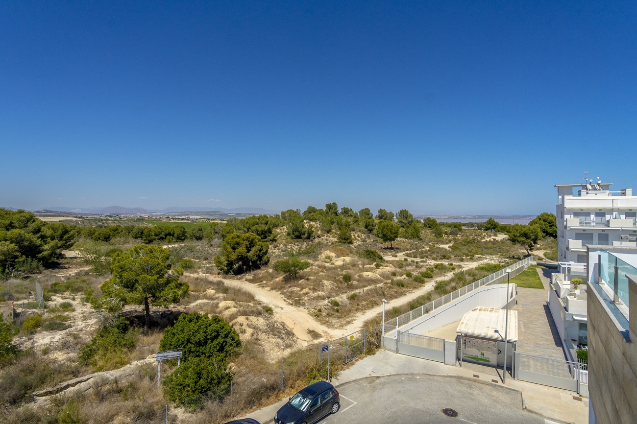 For sale - 3 Bedroom 3 Bathroom Town House in Villamartin - Costa Blanca  - Alicante