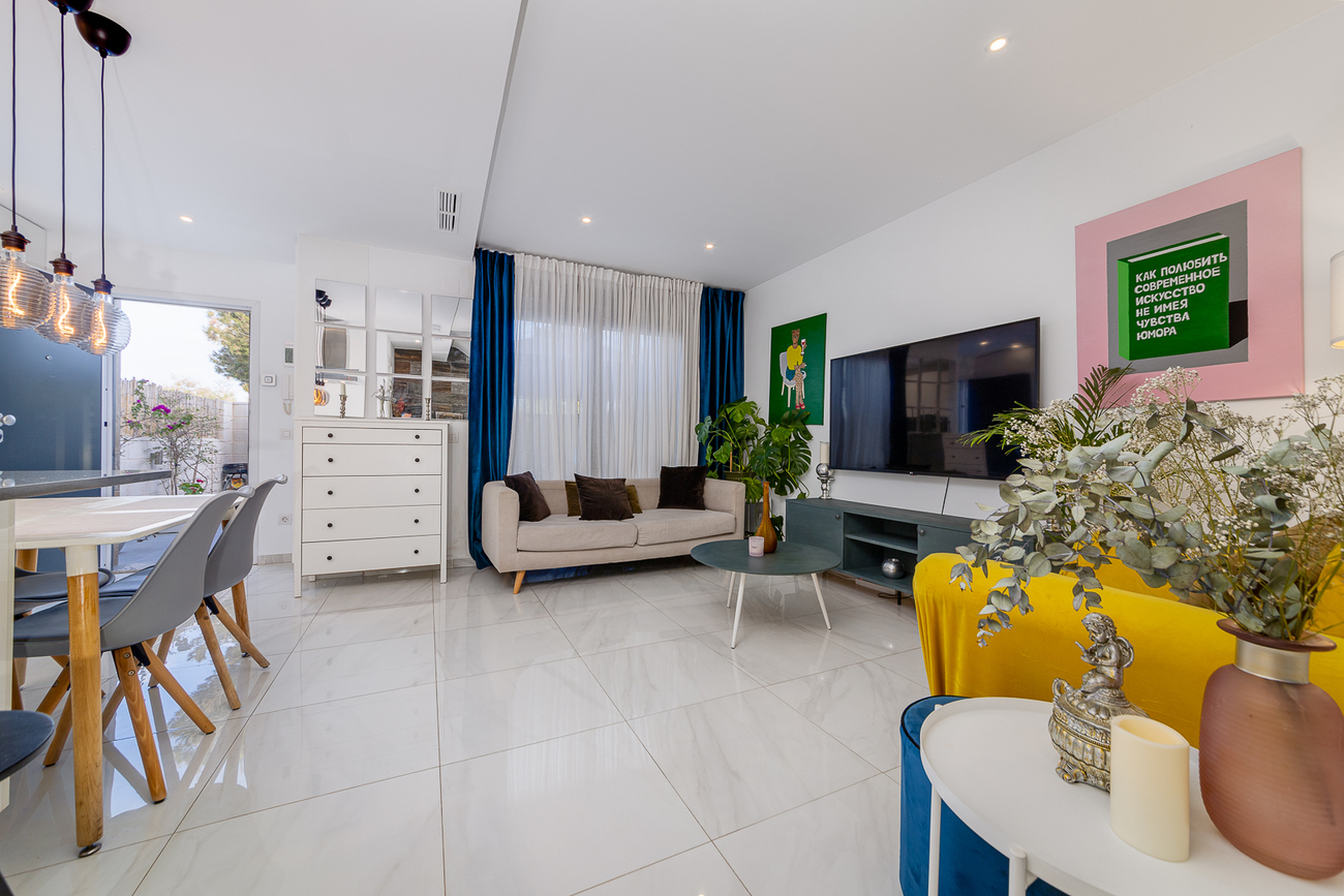 For sale - 3 Bedroom 3 Bathroom Town House in Villamartin - Costa Blanca  - Alicante