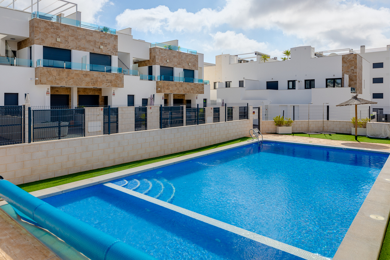 For sale - 3 Bedroom 3 Bathroom Town House in Villamartin - Costa Blanca  - Alicante