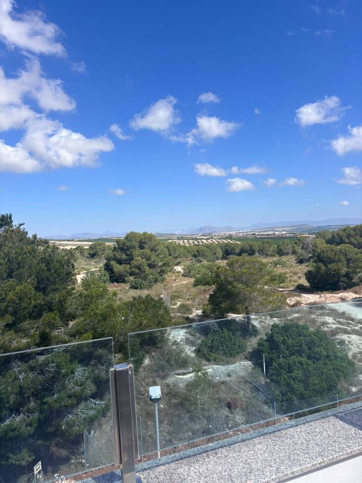 For sale - 3 Bedroom 3 Bathroom Town House in Villamartin - Costa Blanca  - Alicante