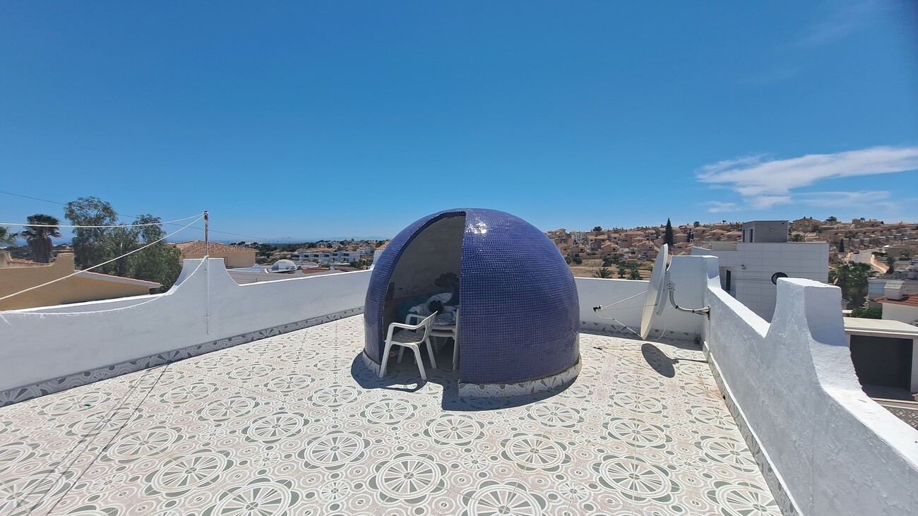 For sale - 3 Bedroom 2 Bathroom Villa in Villamartin - Blue Lagoon  - Alicante