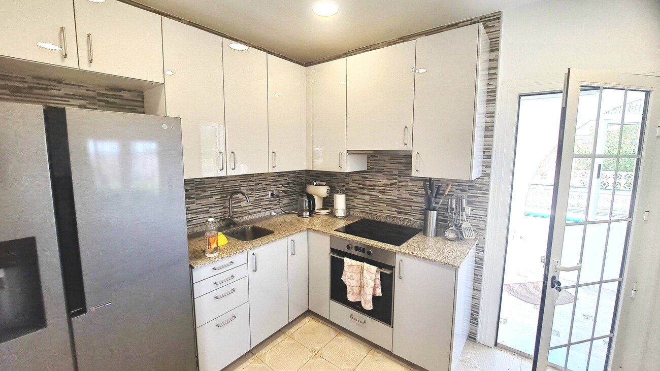 For sale - 3 Bedroom 2 Bathroom Villa in Villamartin - Blue Lagoon  - Alicante