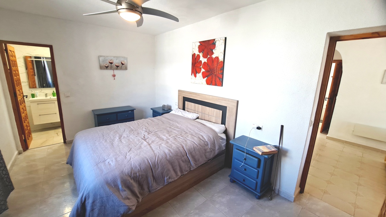 For sale - 3 Bedroom 2 Bathroom Villa in Villamartin - Blue Lagoon  - Alicante