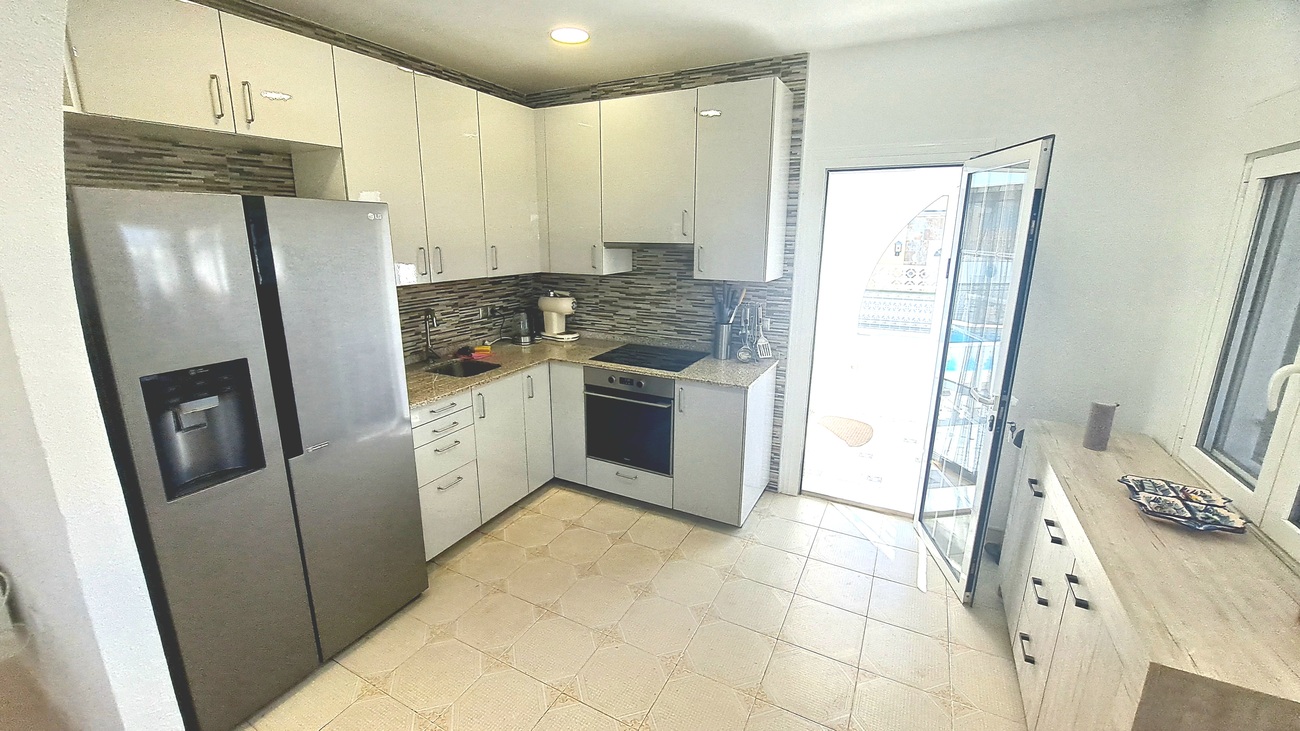 For sale - 3 Bedroom 2 Bathroom Villa in Villamartin - Blue Lagoon  - Alicante