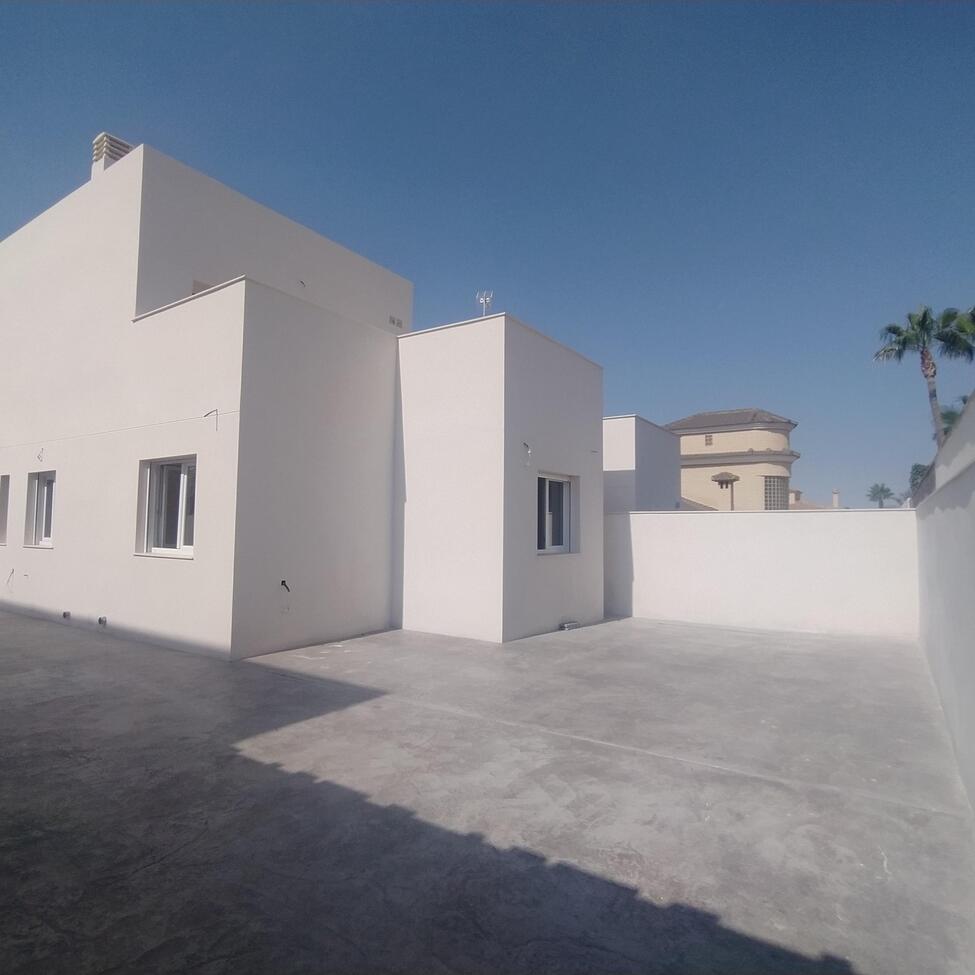For sale - 3 Bedroom 2 Bathroom Villa Penthouse in Torrevieja - aguas nuevas  - Alicante