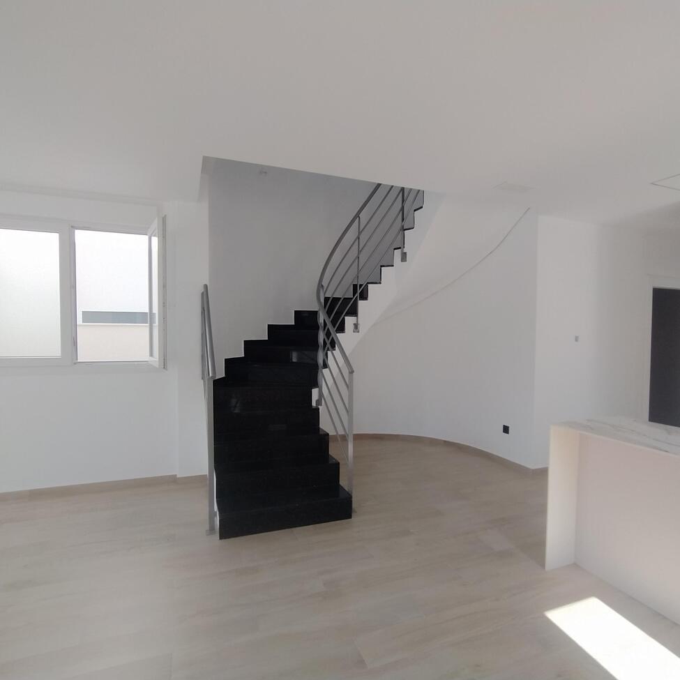 For sale - 3 Bedroom 2 Bathroom Villa Penthouse in Torrevieja - aguas nuevas  - Alicante