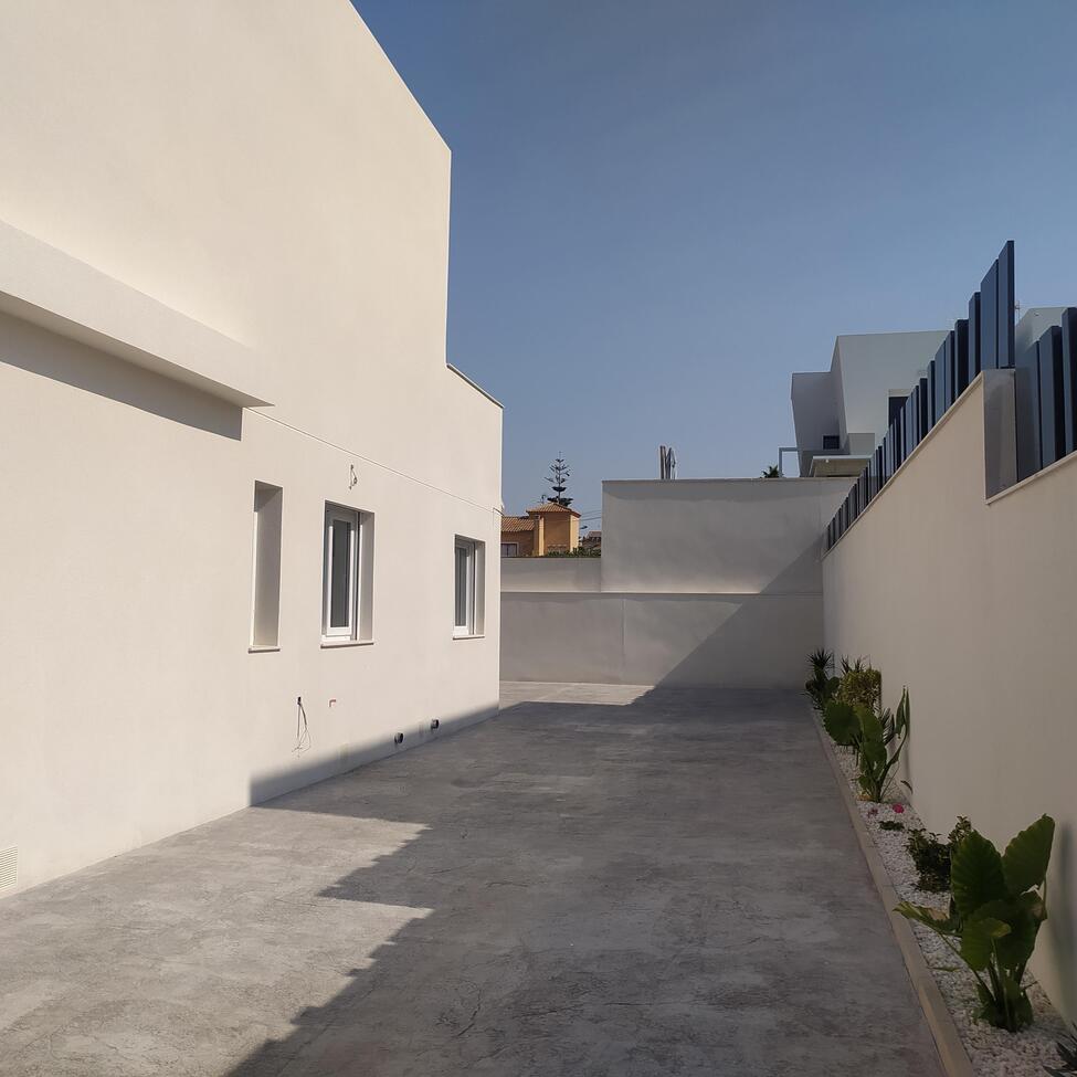 For sale - 3 Bedroom 2 Bathroom Villa Penthouse in Torrevieja - aguas nuevas  - Alicante
