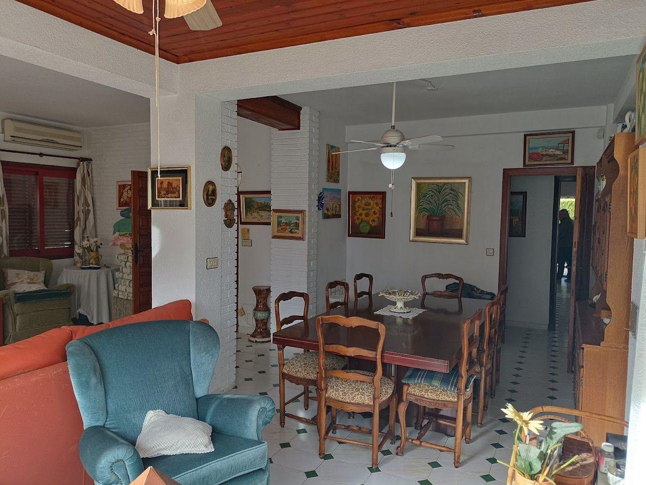 For sale - 4 Bedroom 3 Bathroom Villa in Orihuela Costa - Campoamor  - Alicante