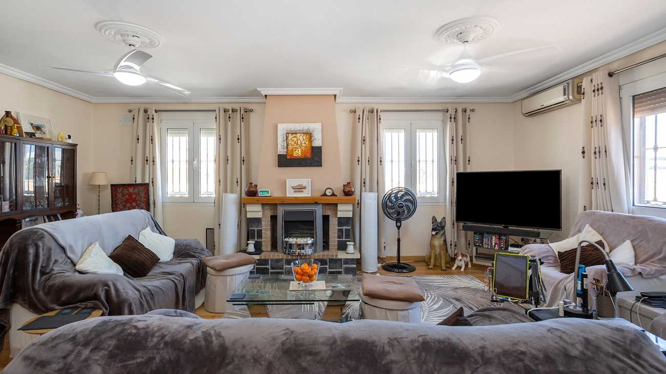For sale - 6 Bedroom 6 Bathroom Villa in Torrevieja - Los Balcones  - Alicante
