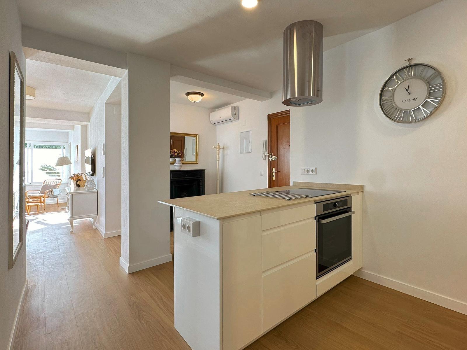 For sale - 4 Bedroom 2 Bathroom Apartment in Torrevieja - Playa Del Cura  - Alicante