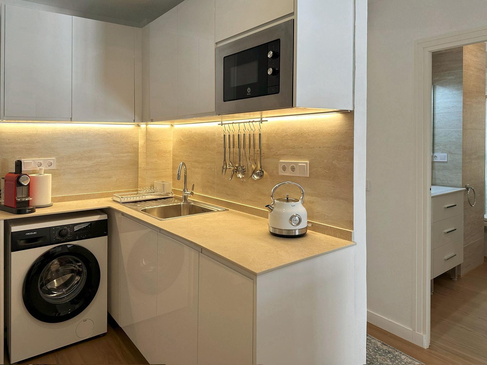 For sale - 4 Bedroom 2 Bathroom Apartment in Torrevieja - Playa Del Cura  - Alicante