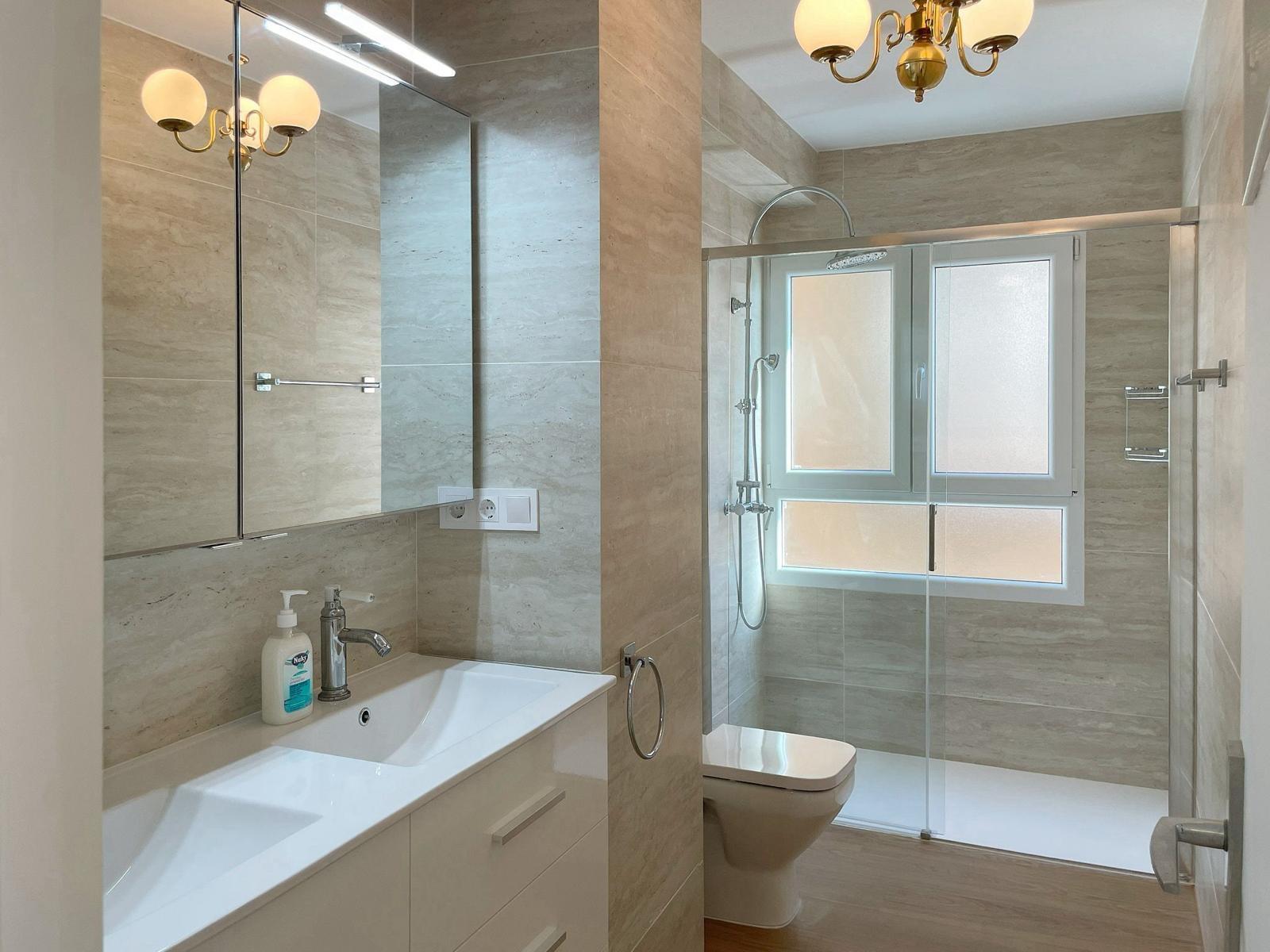 For sale - 4 Bedroom 2 Bathroom Apartment in Torrevieja - Playa Del Cura  - Alicante