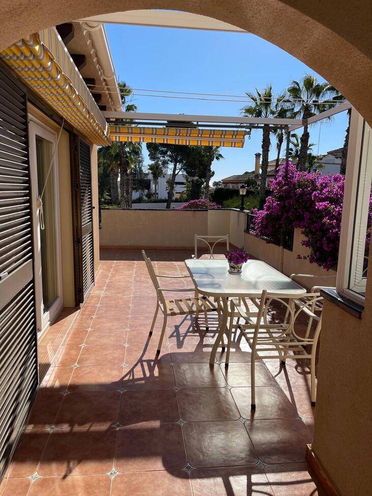 For sale - 3 Bedroom 3 Bathroom Villa in Villamartin - Costa Blanca  - Alicante