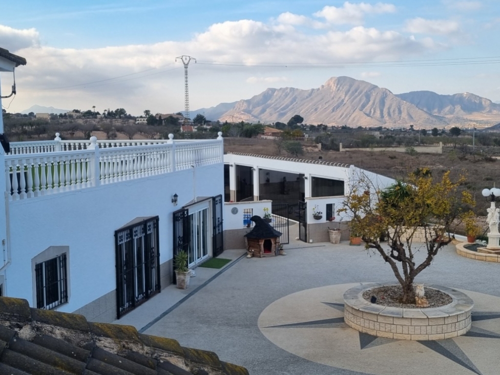 6 Bedroom 8 Bathroom Villa in Hondon de los Frailes