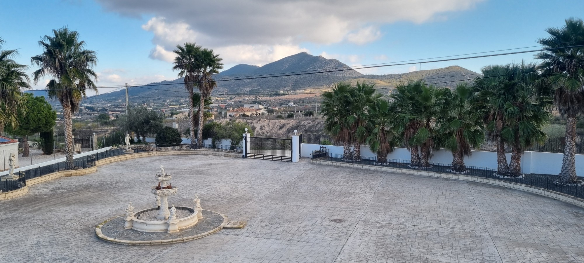 For sale - 6 Bedroom 8 Bathroom Villa in Hondon de los Frailes - Inland  - Alicante