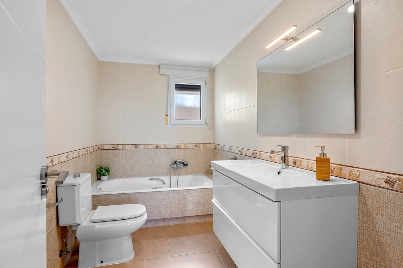 For sale - 3 Bedroom 3 Bathroom Villa in Ciudad De Las Comunicaciones - Costa Blanca  - Alicante
