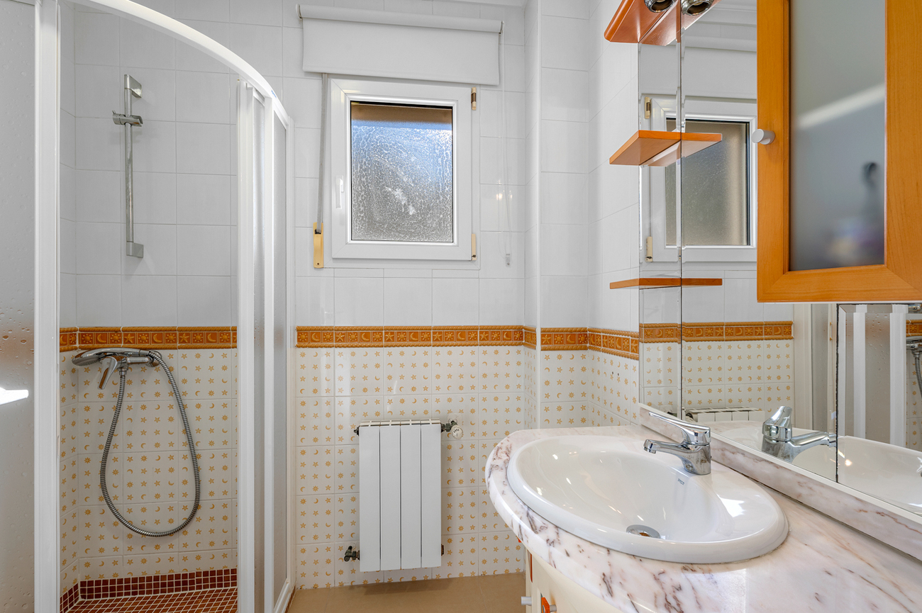 For sale - 3 Bedroom 3 Bathroom Villa in Ciudad De Las Comunicaciones - Costa Blanca  - Alicante