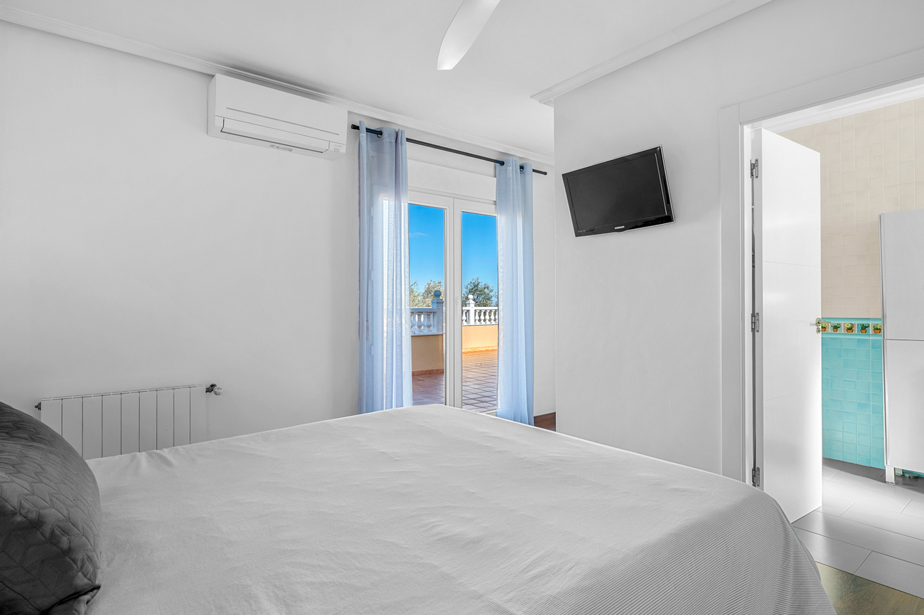 For sale - 3 Bedroom 3 Bathroom Villa in Ciudad De Las Comunicaciones - Costa Blanca  - Alicante