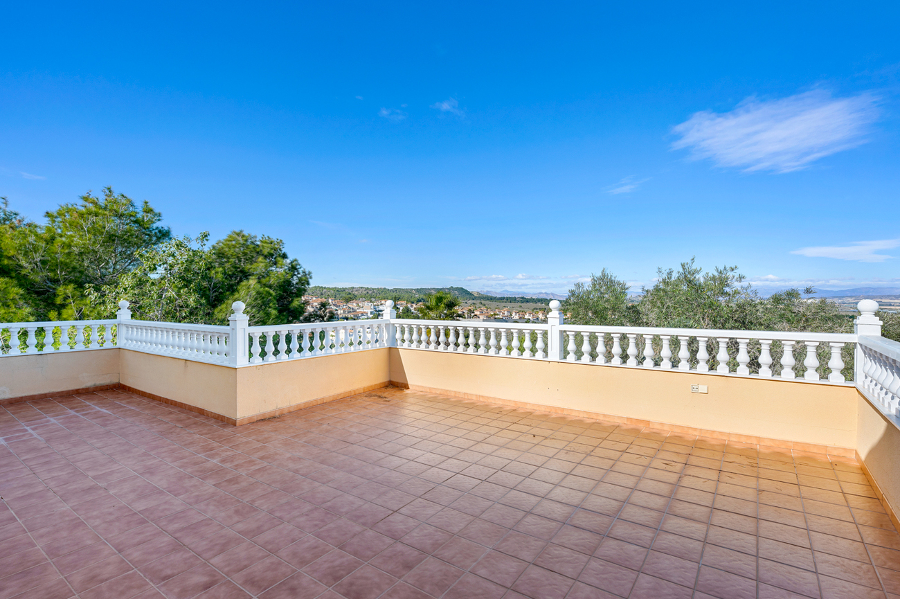 For sale - 3 Bedroom 3 Bathroom Villa in Ciudad De Las Comunicaciones - Costa Blanca  - Alicante