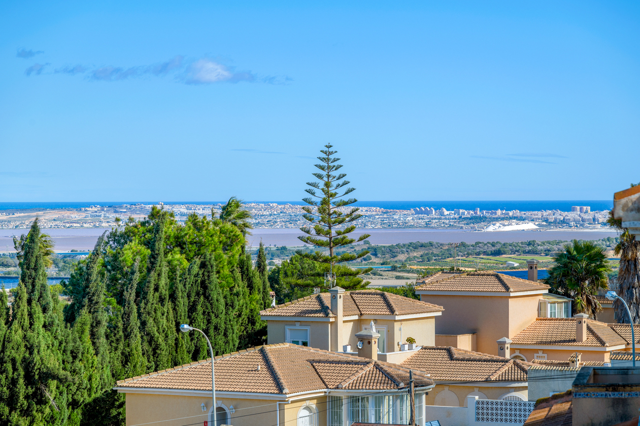 For sale - 3 Bedroom 3 Bathroom Villa in Ciudad De Las Comunicaciones - Costa Blanca  - Alicante