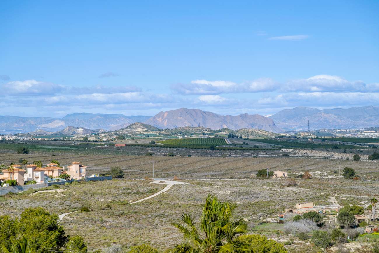 For sale - 3 Bedroom 3 Bathroom Villa in Ciudad De Las Comunicaciones - Costa Blanca  - Alicante