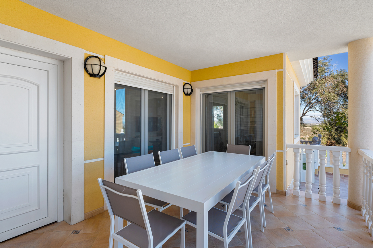 For sale - 3 Bedroom 3 Bathroom Villa in Ciudad De Las Comunicaciones - Costa Blanca  - Alicante