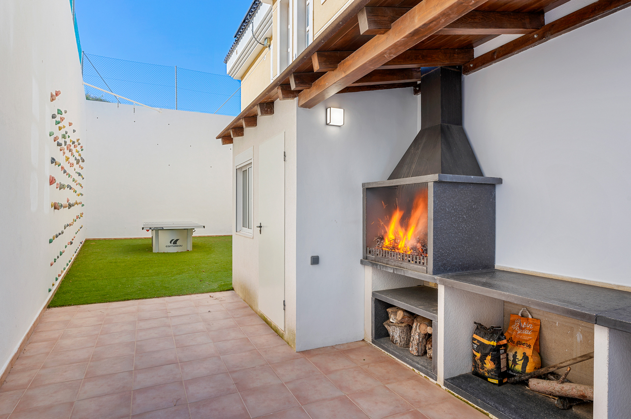 For sale - 3 Bedroom 3 Bathroom Villa in Ciudad De Las Comunicaciones - Costa Blanca  - Alicante