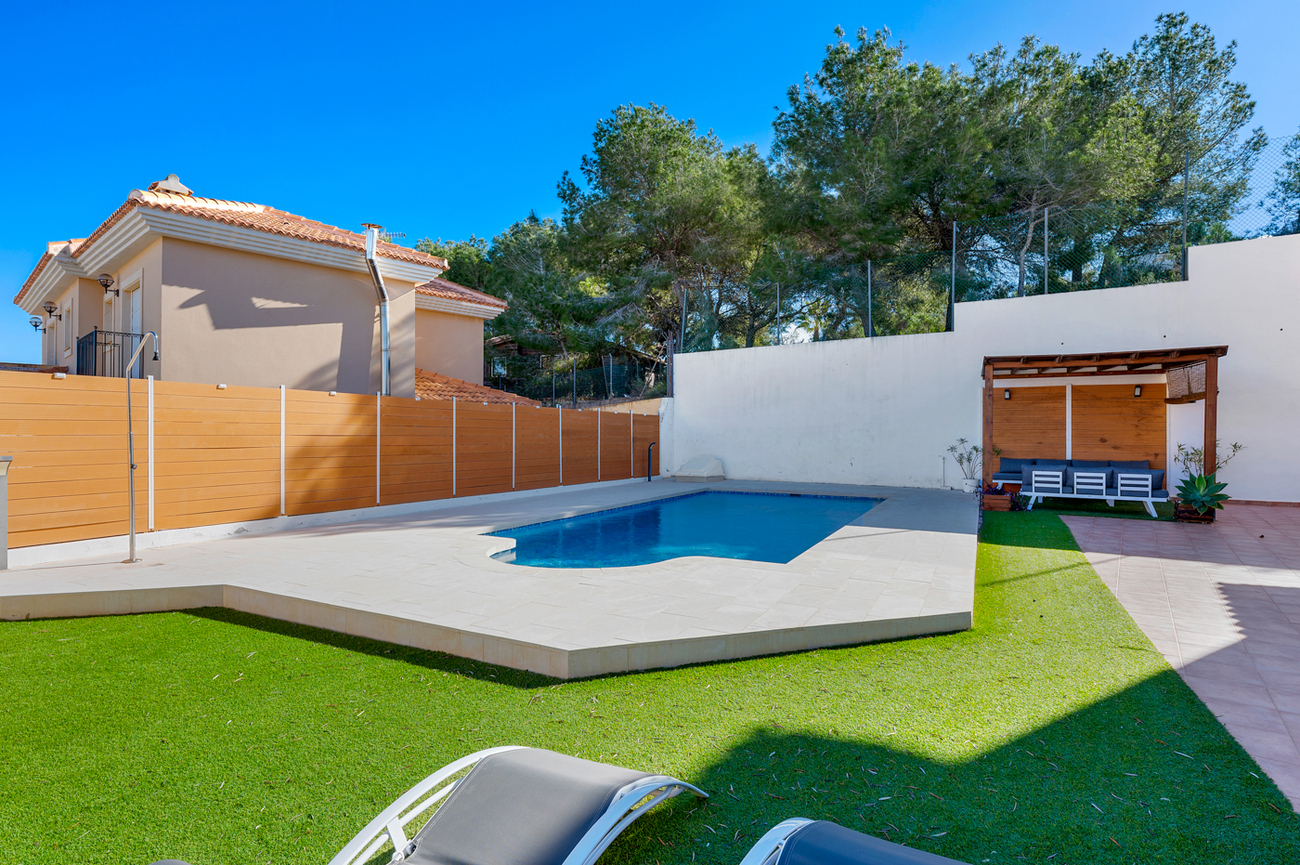 For sale - 3 Bedroom 3 Bathroom Villa in Ciudad De Las Comunicaciones - Costa Blanca  - Alicante