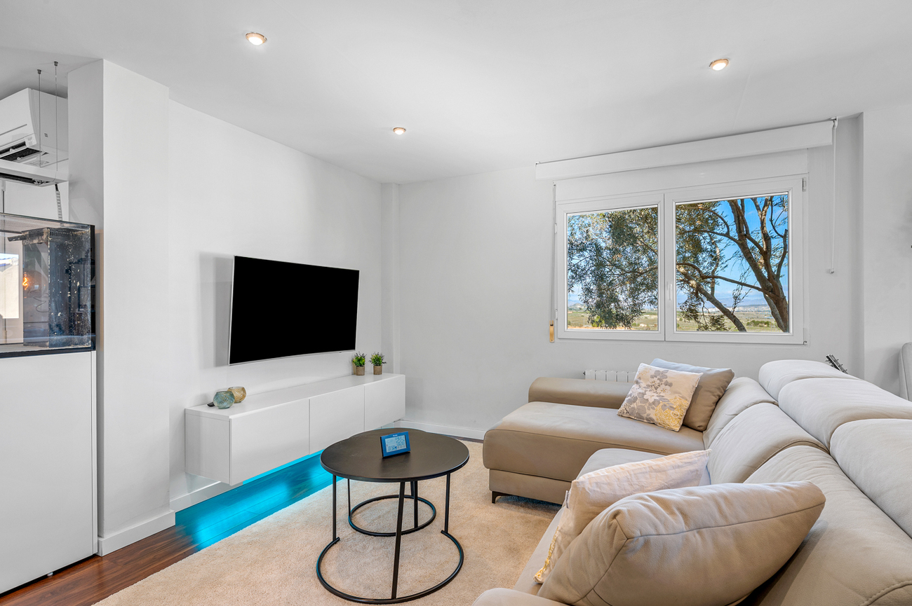 For sale - 3 Bedroom 3 Bathroom Villa in Ciudad De Las Comunicaciones - Costa Blanca  - Alicante