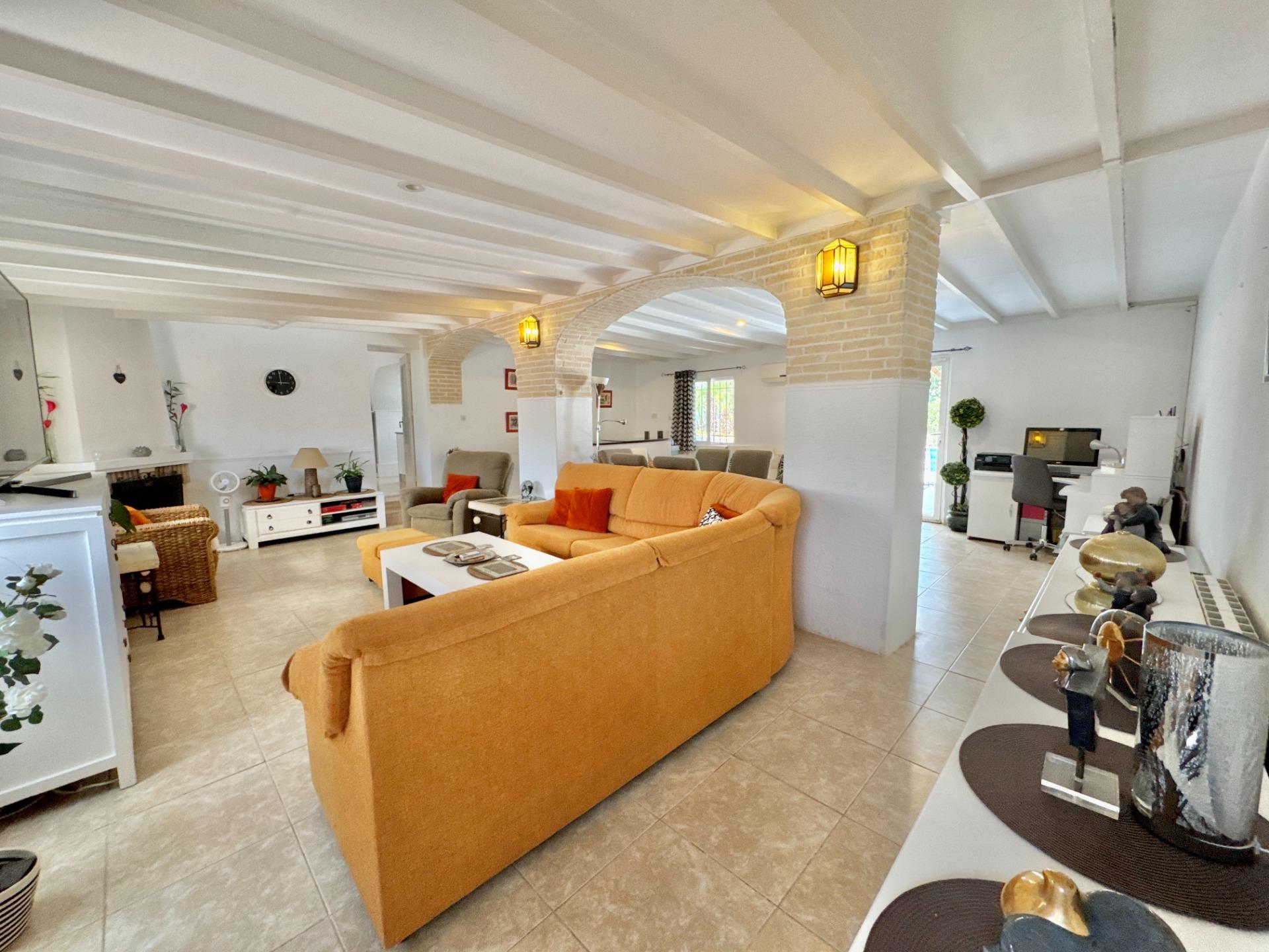 For sale - 7 Bedroom 5 Bathroom Villa in Dolores - Comunidad Valenciana  - Alicante